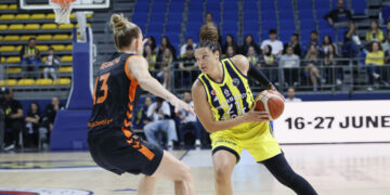 Fenerbahçe Opet 71-49 Valencia Fenerbahçe Opet 71-49 Valencia