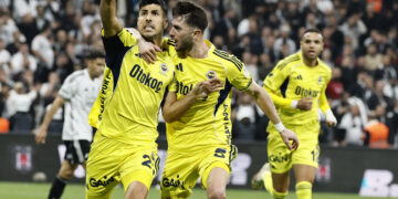 Fenerbahçe’den, derbide müthiş geri dönüş!