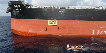 Dünyanın en büyük kömür limanında gemi trafiği durduruldu! 141 kişi gözaltına alındı Dünyanın en büyük kömür limanında gemi trafiği durduruldu! 141 kişi gözaltına alındı