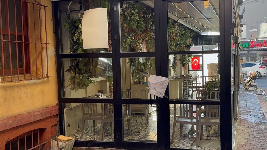 Fatih’te gıda zehirlenmesi şüphesi: Anne ve 2 çocuğu hayatını kaybetti, 3 kişi gözaltında gida zehirlenmesi habermeydan