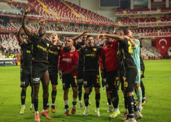 Göztepe, Antalya’da geriden gelerek kazandı!