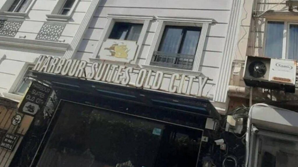 Tatil için gelmişlerdi: Anne ve iki çocuğun ölümünün ardından otel mühürlendi harbour suites old city habermeydan