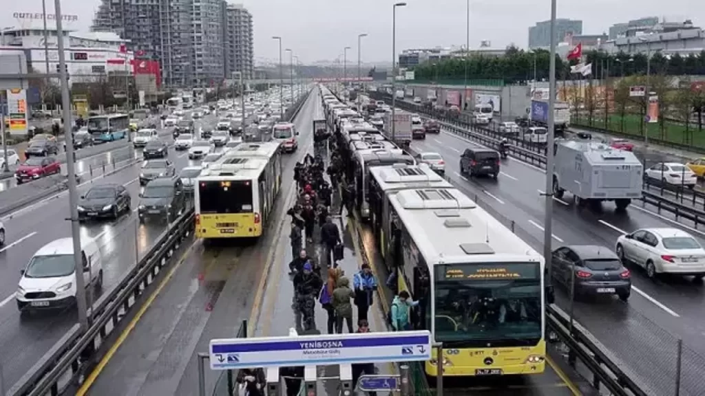 İstanbul’da metrobüs güzergahı özel günlerde değişiyor istanbulda metrobus guzargahi degisiyor