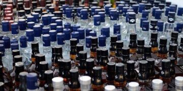 İstanbul’da kaçak alkol operasyonu: 40 adrese eş zamanlı baskın