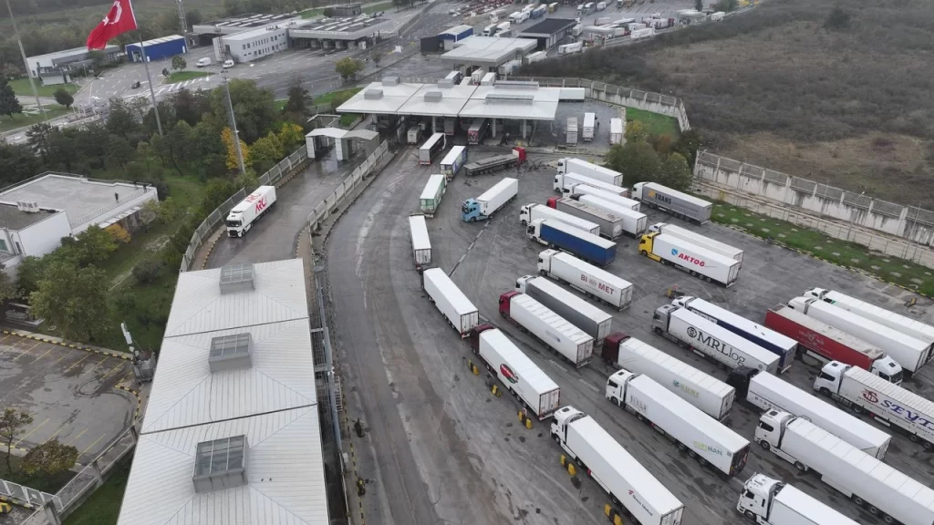 Kapıkule’de tır geçişlerinde rekor: Bekleme süreleri hızla düştü kapikule tir habermeydan