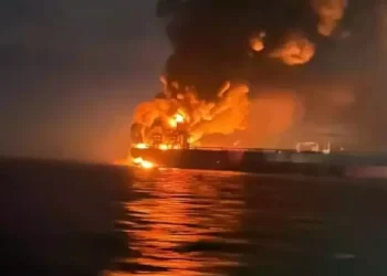 Karadeniz’de iki ticari gemide patlama meydana geldi