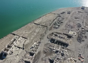 Kars’ta baraj çekildi, köy gün yüzüne çıktı