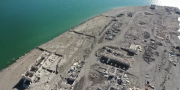 Kars’ta baraj çekildi, köy gün yüzüne çıktı