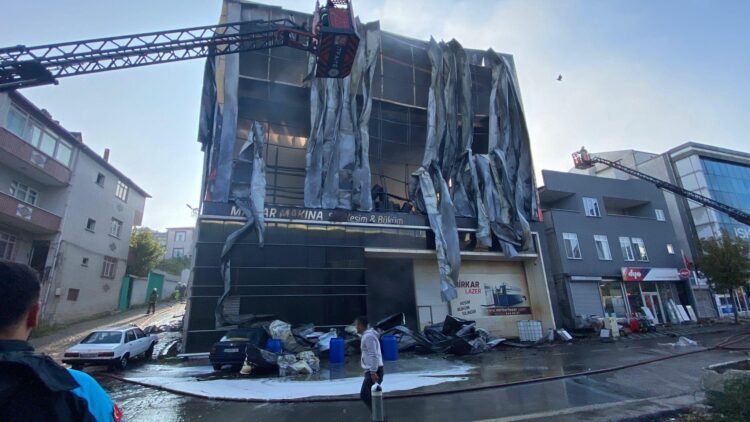 Kocaeli’de kozmetik fabrikasında yangın: 6 ölü, 1 yaralı Kocaeli’de kozmetik fabrikasında yangın...