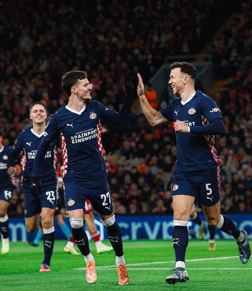 Liverpool'a evinde PSV şoku! liverpoola evinde psv soku habermeydan e1764200933388