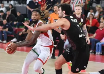 Manisa Basket, Karşıyaka deplasmanında farklı kazandı! Manisa Basket, Karşıyaka deplasmanında farklı kazandı!