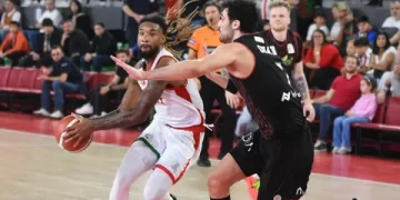 Manisa Basket, Karşıyaka deplasmanında farklı kazandı! Manisa Basket, Karşıyaka deplasmanında farklı kazandı!