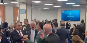 Meclis'te bütçe görüşmesinde tansiyon yükseldi: Muhalefet ve iktidar arasında sert tartışma Meclis’te bütçe görüşmesinde tansiyon yükseldi: Muhalefet ve iktidar arasında sert tartışma