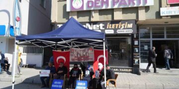 Muşlu ailelerin, evlat nöbetinde umutlu bekleyişi sürüyor!