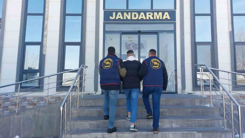 Muş'ta, 4 yıl hapis cezası bulunan firari şahıs yakalandı! musta 4 yil hapis cezasi bulunan firari sahis yakalandi habermeydan