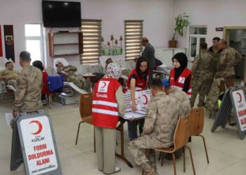 Muş'ta, Jandarma'dan Kızılay’a kan bağışı! Muş’ta, Jandarma’dan Kızılay’a kan bağışı!