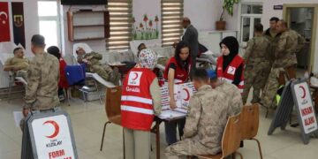 Muş'ta, Jandarma'dan Kızılay’a kan bağışı! Muş’ta, Jandarma’dan Kızılay’a kan bağışı!