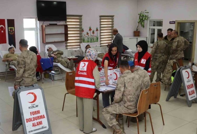 Muş'ta, Jandarma'dan Kızılay’a kan bağışı! musta jandarmadan kizilaya kan bagisi habermeydan e1762527334310