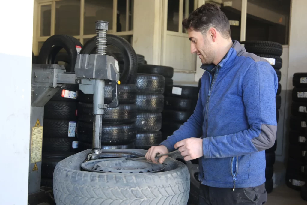 Muş'ta, zorunlu kış lastiği mesaisi başladı! musta zorunlu kis lastigi mesaisi basladi habermeydan