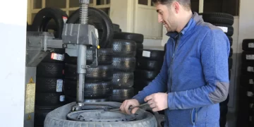 Muş'ta, zorunlu kış lastiği mesaisi başladı! Muş’ta, zorunlu kış lastiği mesaisi başladı!