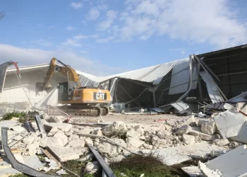 Nilüfer’deki kaçak yapılar belediye ekiplerince yıkıldı Nilüfer’deki kaçak yapılar belediye ekiplerince yıkıldı