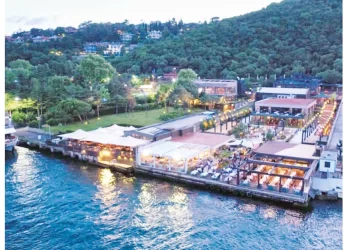 Oligarkın hediye çekiyle rüşvet verdiği iddiası Oligarkın hediye çekiyle rüşvet verdiği iddiası