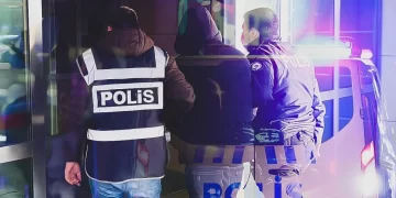 Ankara’da gece kulüplerine fuhuş ve dolandırıcılık operasyonu: 11 gözaltı Ankara’da gece kulüplerine fuhuş ve dolandırıcılık operasyonu: 11 gözaltı