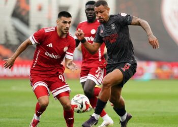 Pendikspor, Ümraniyespor önünde 3 puanı 3 golle aldı! Pendikspor, Ümraniyespor önünde 3 puanı 3 golle aldı!