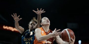 Potada derbinin kazananı Fenerbahçe Opet!