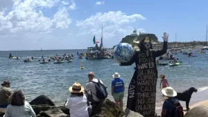 Dünyanın en büyük kömür limanında gemi trafiği durduruldu! 141 kişi gözaltına alındı protesto habermeydan