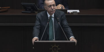 Erdoğan: Önümüzdeki dönemde reel sektörümüzle istişarelerimizi yoğunlaştıracağız Erdoğan: Önümüzdeki dönemde reel sektörümüzle istişarelerimizi yoğunlaştıracağız