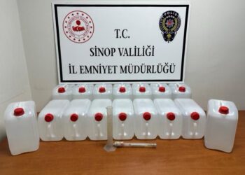 Sinop'ta, 60 litre sahte etil alkol ele geçirildi! Sinop’ta, 60 litre sahte etil alkol ele geçirildi!