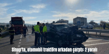Sinop’ta, otomobilin traktöre çarpması sonucu 2 kişi yaralandı!