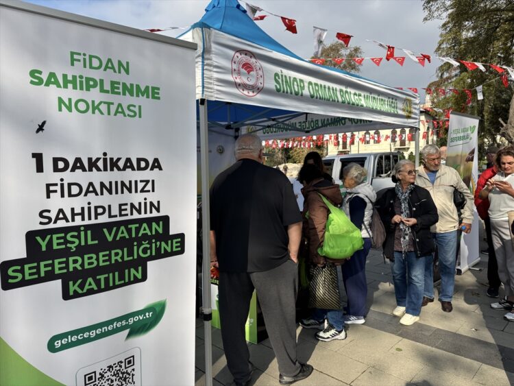 sinopta yesil vatan seferberligi kapsaminda vatandaslara fidan dagitildi habermeydan