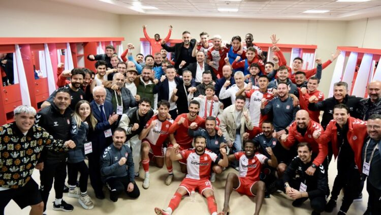 Sivasspor, Manisa FK'yı 3 golle geçti! sivasspor manisa fkyi 3 golle gecti habermeydan