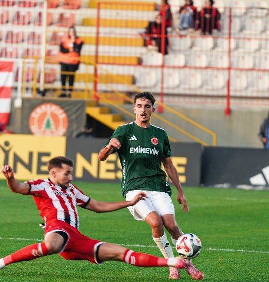 Ümraniyespor, 9 kişilik Sivasspor'u tek golle geçti! umraniyespor 9 kisilik sivassporu tek golle gecti habermeydan e1762012420461