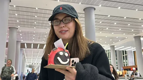 Afra Saraçoğlu'na doğum günü sürprizi Afra Saracoglu dogum gunu surprizi habermeydan