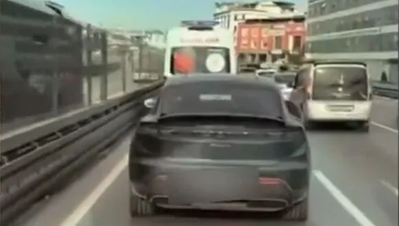 Ambulansa Yol Vermeyen Sürücüye Ceza! Ambulansa Yol Vermeyen Surucu habermeydan