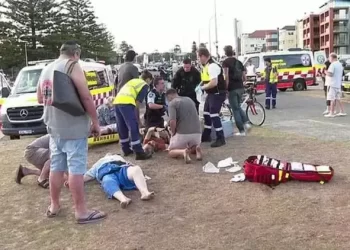 Avustralya'da Bondi Plajı'nda silahlı saldırı! Avustralya’da Bondi Plajı’nda silahlı saldırı!