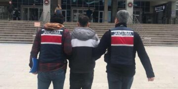 Jandarma 22 İlde 92 DEAŞ Şüphelisini Yakaladı Jandarma 22 İlde 92 DEAŞ Şüphelisini Yakaladı