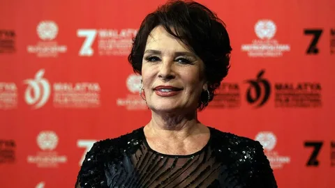 Hülya Koçyiğit’in yaş esprisi Hulya Kocyigitin yas esprisi habermeydan