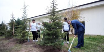 Ankara'daki tüm okullarda 'Köklerden Geleceğe Nefes' ağaçlandırma çalışması başlatıldı Ankara’daki tüm okullarda ‘Köklerden Geleceğe Nefes’ ağaçlandırma çalışması başlatıldı