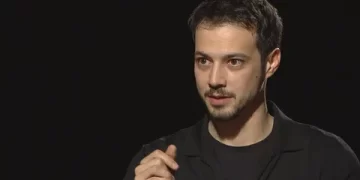 Mert Yazıcıoğlu GQ Ödül Töreni’ne damga vurdu