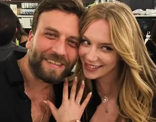 Nezir Çınarlı Hayal Köseoğlu’na evlilik teklifi etti!