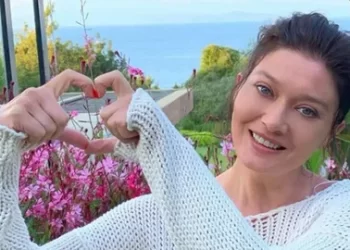 Nurgül Yeşilçay traktörden inip İstanbul'a geldi! Nurgül Yeşilçay traktörden inip İstanbul’a geldi!