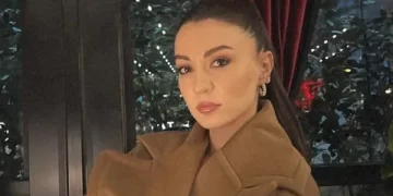 Oyuncu Burcu Özberk acı haberle yıkıldı Oyuncu Burcu Özberk acı haberle yıkıldı