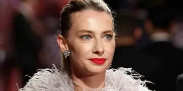 Tuba Ünsal 11 yaş küçük sevgilisiyle görüntülendi Tuba Ünsal 11 yaş küçük sevgilisiyle görüntülendi