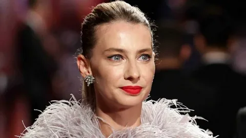 Tuba Ünsal 11 yaş küçük sevgilisiyle görüntülendi Tuba Unsal 11 yas kucuk sevgilisiyle goruntulendi habermeydan