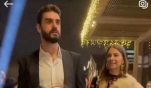 Tuba Ünsal 11 yaş küçük sevgilisiyle görüntülendi Tuba Unsal 11 yas kucuk sevgilisiyle goruntulendi1 habermeydan