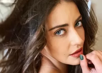 Tuğba Melis Türk kutsal topraklara gitti Tuğba Melis Türk kutsal topraklara gitti